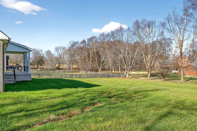 3480 Plantation Dr, Cookeville, TN 38506