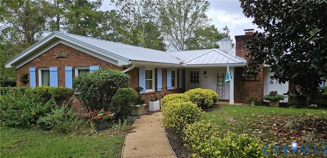 459 Willow Ln, Topping, VA 23169