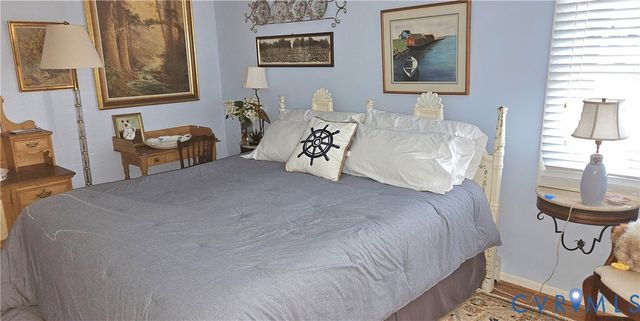 459 Willow Ln, Topping, VA 23169