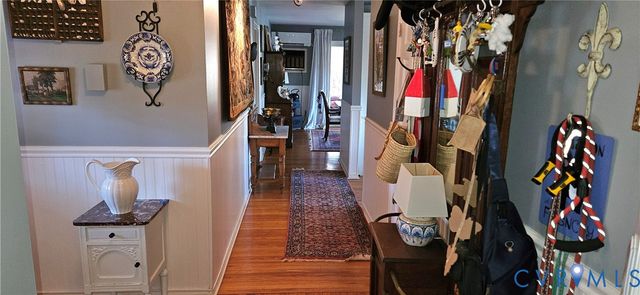 459 Willow Ln, Topping, VA 23169