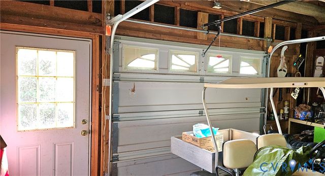 459 Willow Ln, Topping, VA 23169