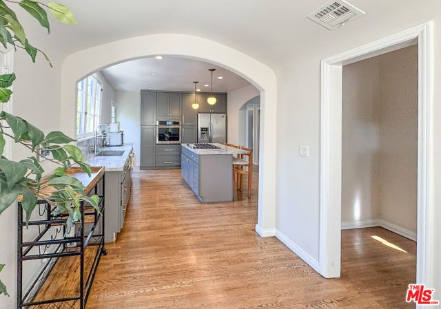 345 Westbourne Drive, Los Angeles, CA 90048