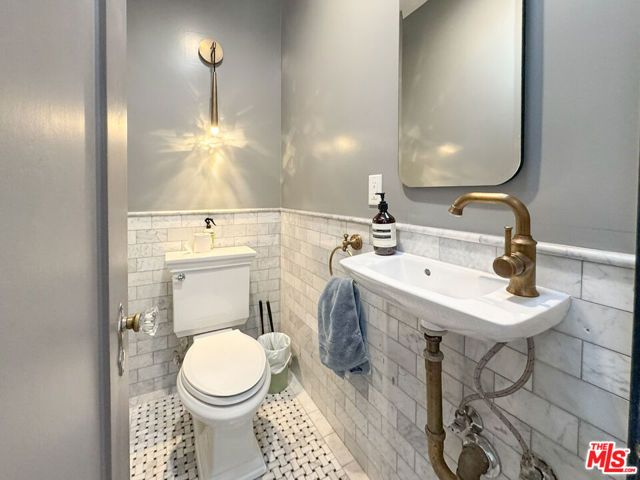 345 Westbourne Drive, Los Angeles, CA 90048