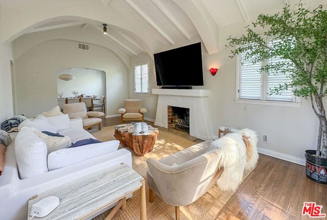 345 Westbourne Drive, Los Angeles, CA 90048