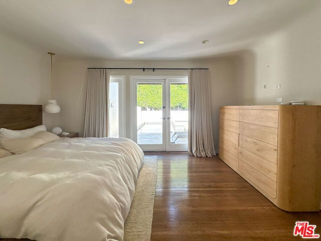 345 Westbourne Drive, Los Angeles, CA 90048
