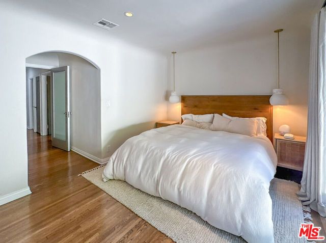 345 Westbourne Drive, Los Angeles, CA 90048