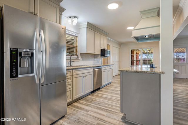 113 Weeks Drive, Youngsville, LA 70592