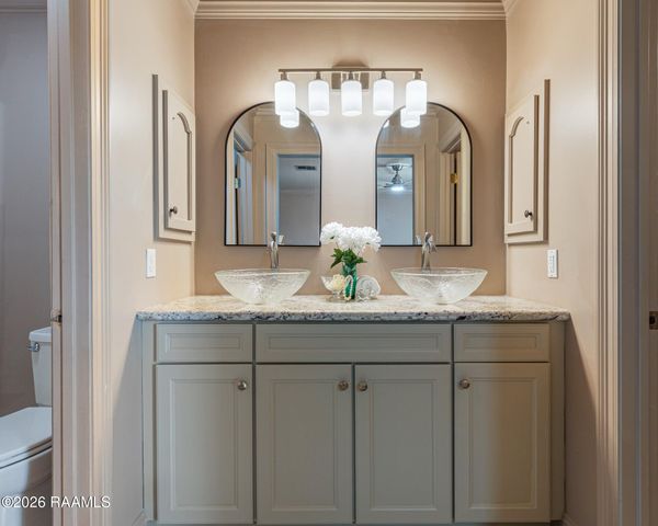 113 Weeks Drive, Youngsville, LA 70592