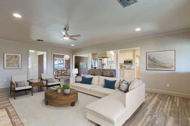 113 Weeks Drive, Youngsville, LA 70592