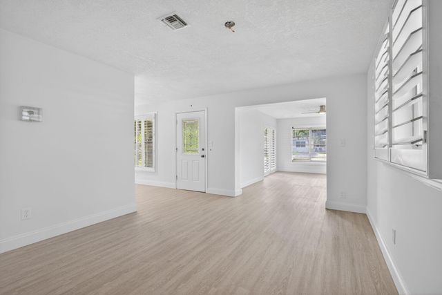 208 NE 14th Avenue, Pompano Beach, FL 33060