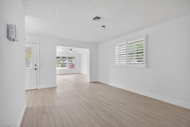 208 NE 14th Avenue, Pompano Beach, FL 33060