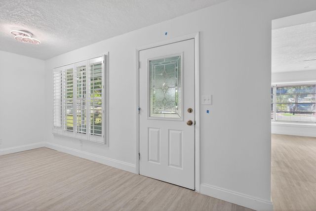 208 NE 14th Avenue, Pompano Beach, FL 33060