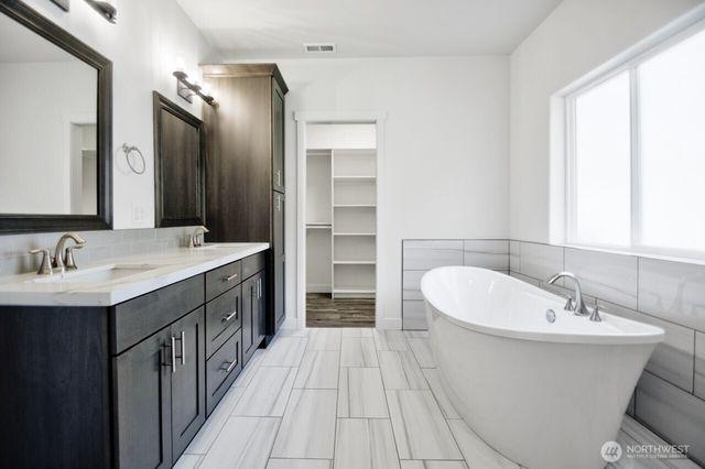 800 Barbara Lane, Centralia, WA 98531