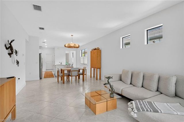 2174 Yellowfin CIR, Naples, FL 34114