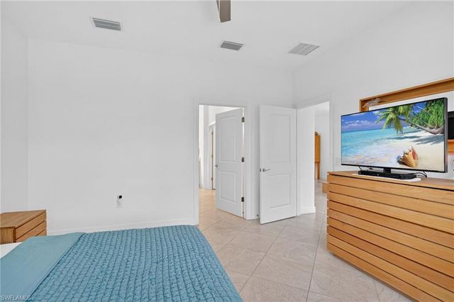 2174 Yellowfin CIR, Naples, FL 34114