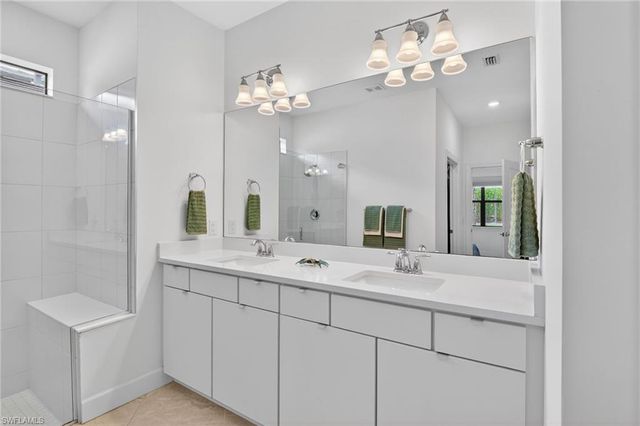 2174 Yellowfin CIR, Naples, FL 34114