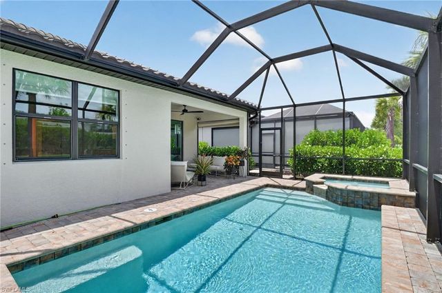 2174 Yellowfin CIR, Naples, FL 34114