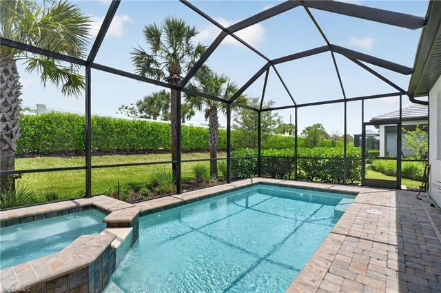 2174 Yellowfin CIR, Naples, FL 34114