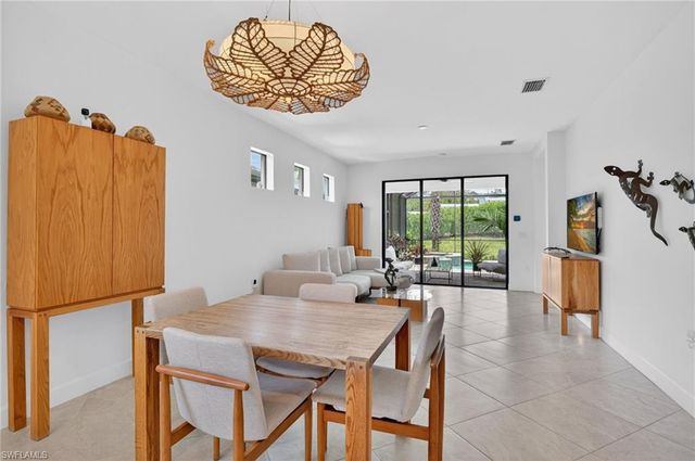 2174 Yellowfin CIR, Naples, FL 34114