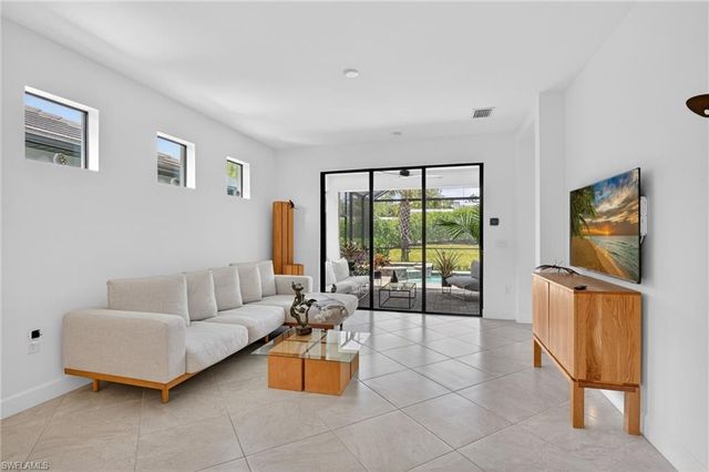 2174 Yellowfin CIR, Naples, FL 34114