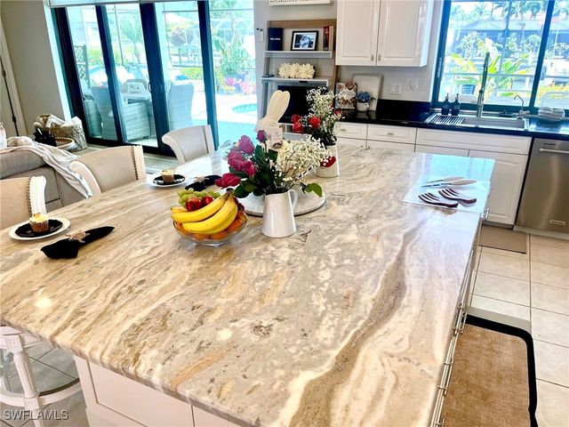 118 SW 51st TER, Cape Coral, FL 33914