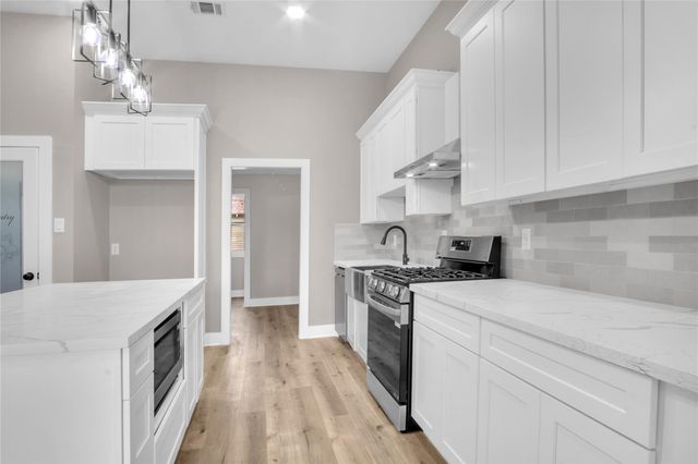 614 11th Street, Galveston, TX 77550