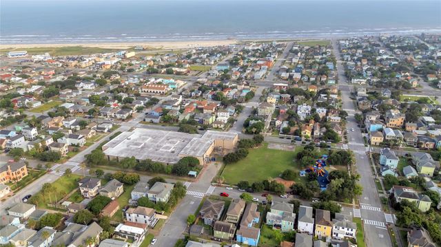 614 11th Street, Galveston, TX 77550