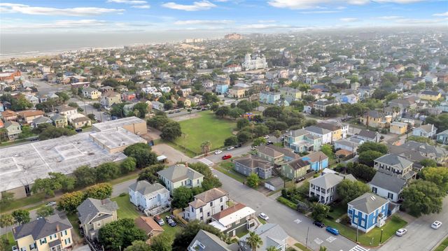 614 11th Street, Galveston, TX 77550