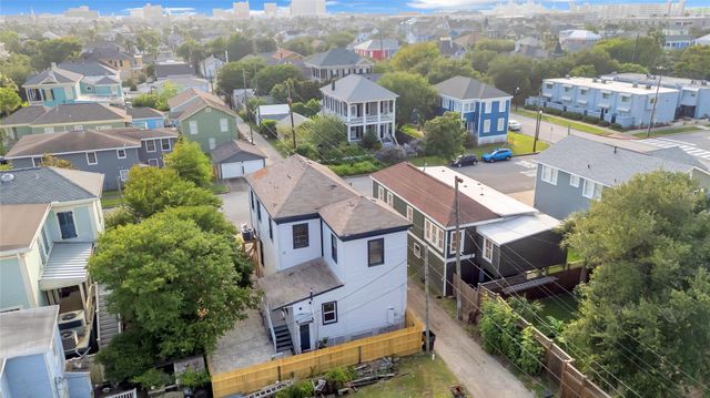 614 11th Street, Galveston, TX 77550