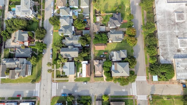 614 11th Street, Galveston, TX 77550