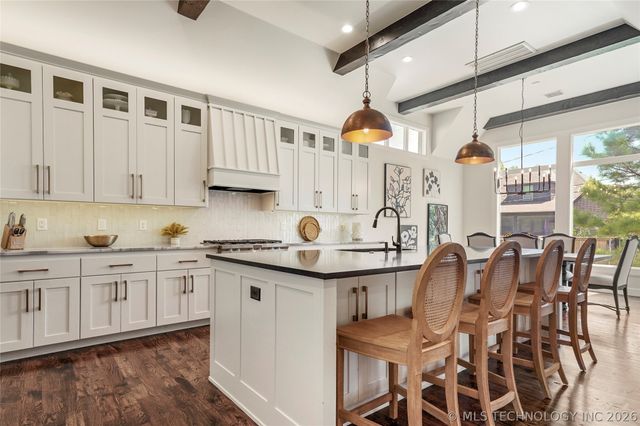 3025 S Boston Court, Tulsa, OK 74114
