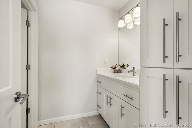 3025 S Boston Court, Tulsa, OK 74114