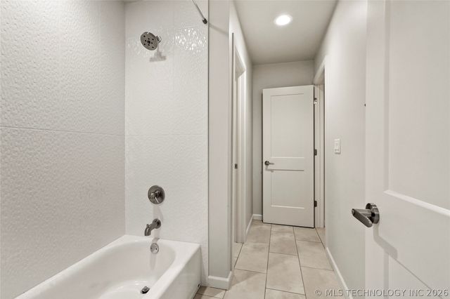 3025 S Boston Court, Tulsa, OK 74114