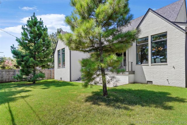 3025 S Boston Court, Tulsa, OK 74114