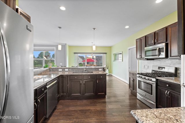 5584 Red Hawk Lane, Sylvania, OH 43560