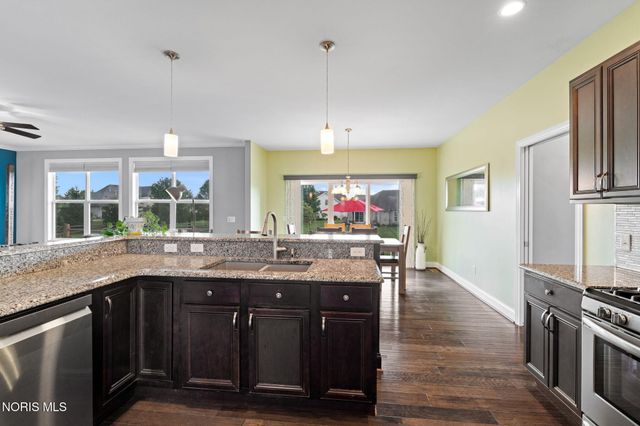 5584 Red Hawk Lane, Sylvania, OH 43560