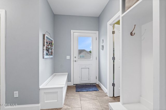 5584 Red Hawk Lane, Sylvania, OH 43560