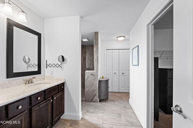 5584 Red Hawk Lane, Sylvania, OH 43560