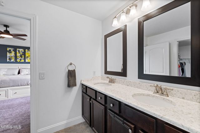 5584 Red Hawk Lane, Sylvania, OH 43560
