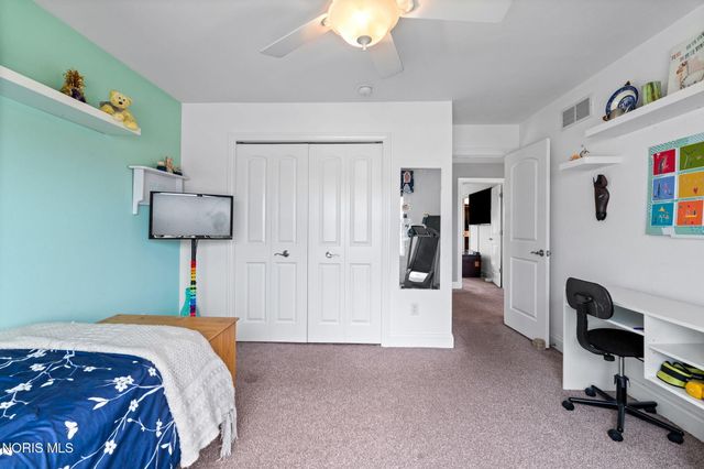 5584 Red Hawk Lane, Sylvania, OH 43560