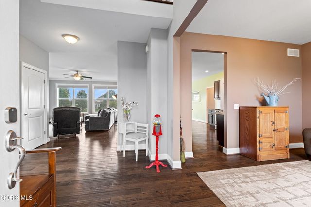 5584 Red Hawk Lane, Sylvania, OH 43560