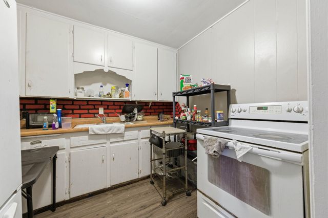 1050 N Pinecrest, Wichita, KS 67208