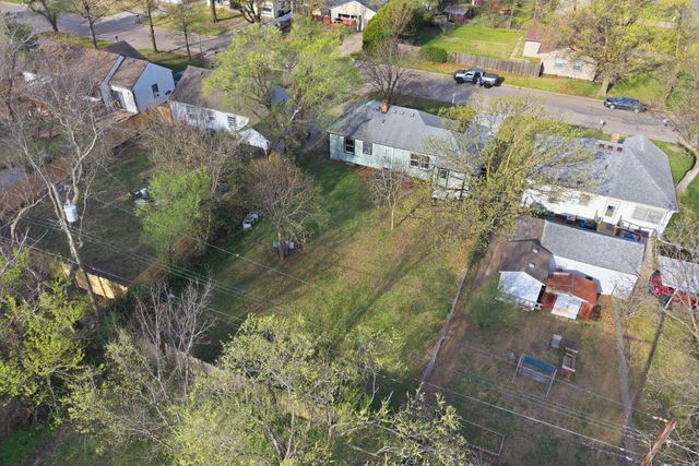 1050 N Pinecrest, Wichita, KS 67208