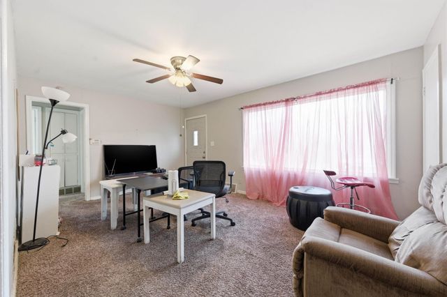 1050 N Pinecrest, Wichita, KS 67208