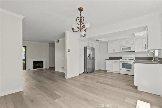 18958 Sherman Way 17, Reseda, CA 91335