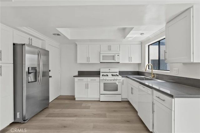 18958 Sherman Way 17, Reseda, CA 91335