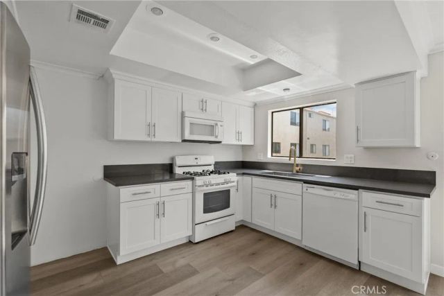 18958 Sherman Way 17, Reseda, CA 91335