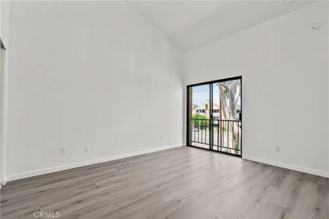 18958 Sherman Way 17, Reseda, CA 91335