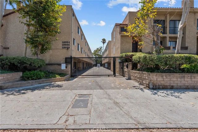 18958 Sherman Way 17, Reseda, CA 91335