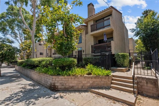 18958 Sherman Way 17, Reseda, CA 91335